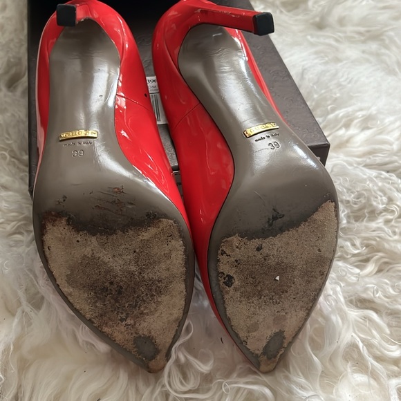 Gucci Gloria Pump on Shocking Pink